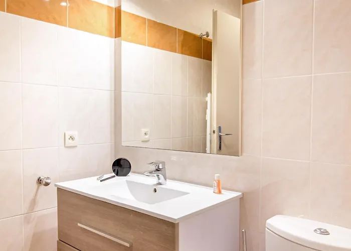 2 Pers Climatise, Proche Et Commerces, Wifi - Fr-1-466a-24 Apartmán Saint-Raphaël